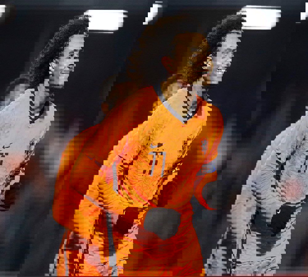 2043001