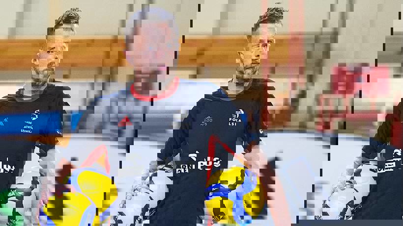 2042777