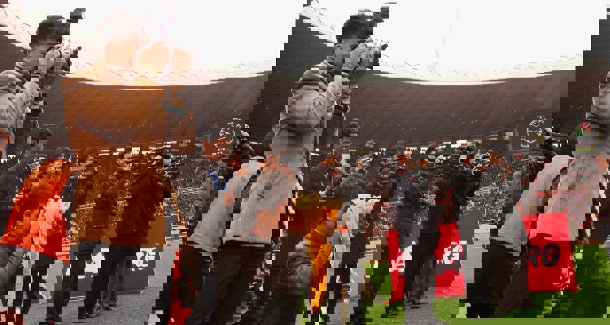 2042767