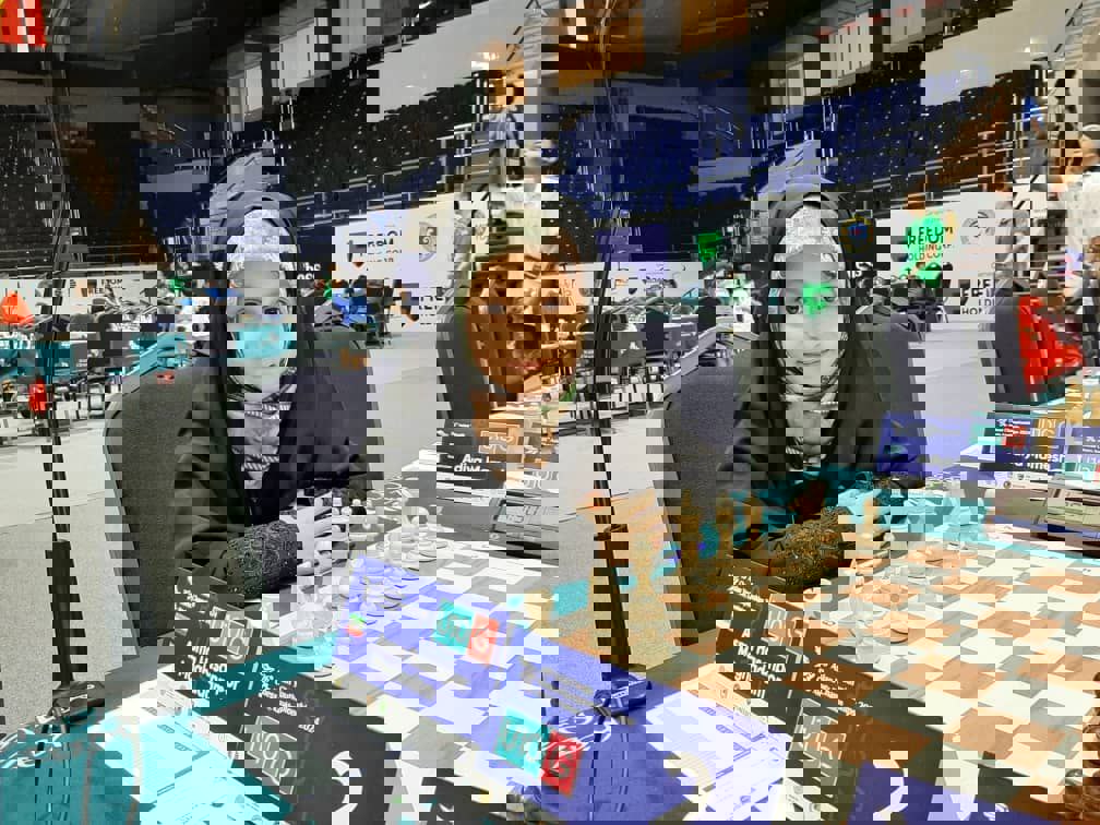 2042869