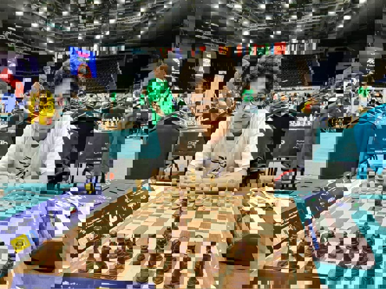 2042871