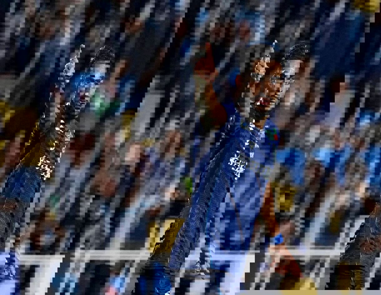 2042857