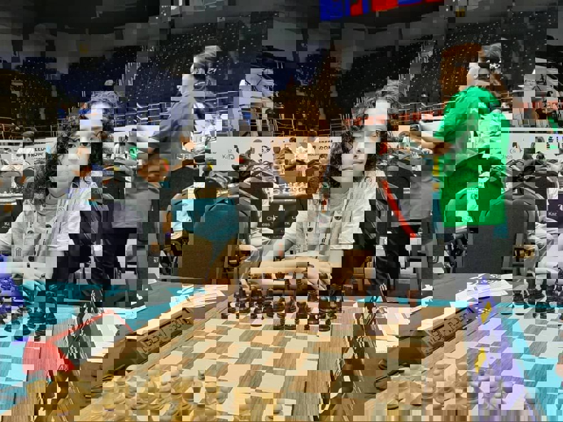 2042870