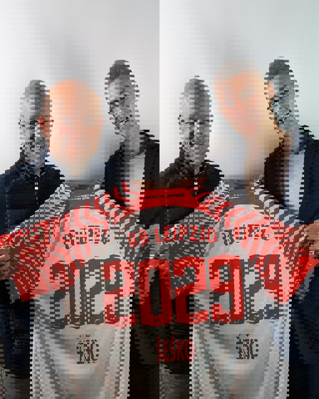 2042822