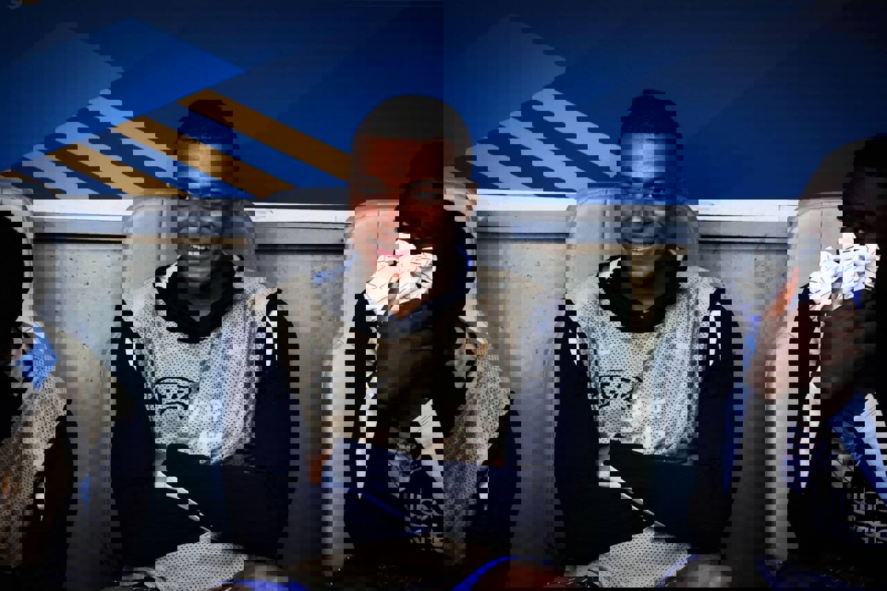 2042953