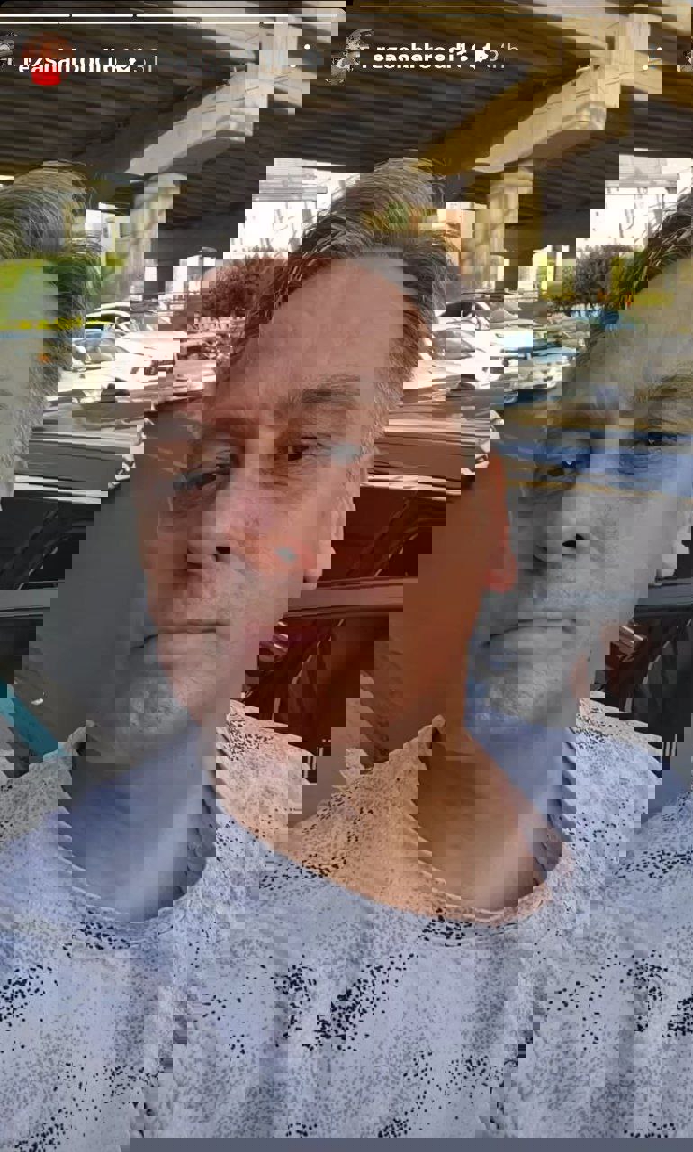 2042957