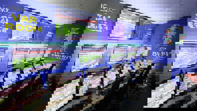 2042916