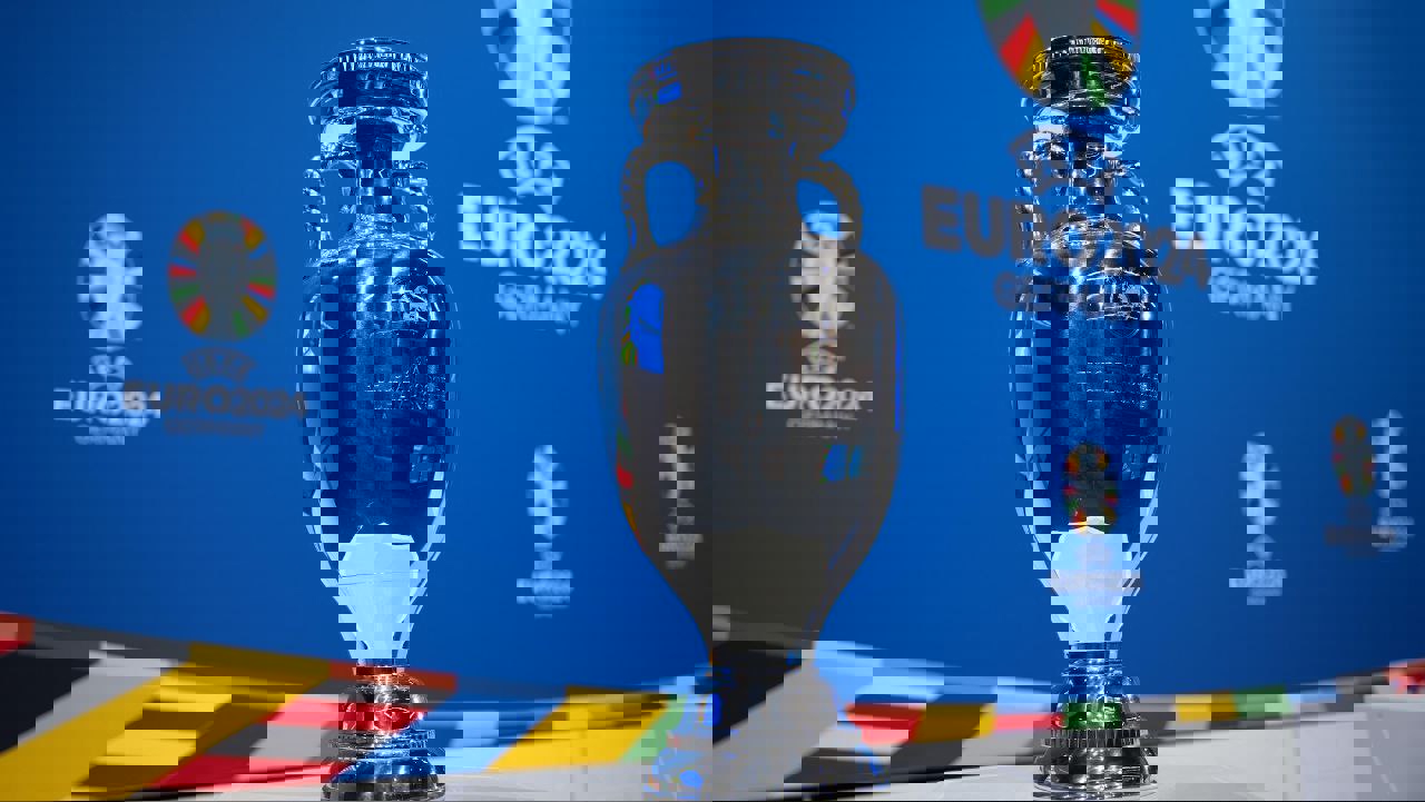 2043242