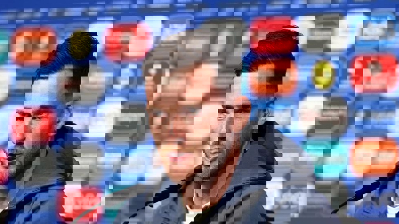 2043337