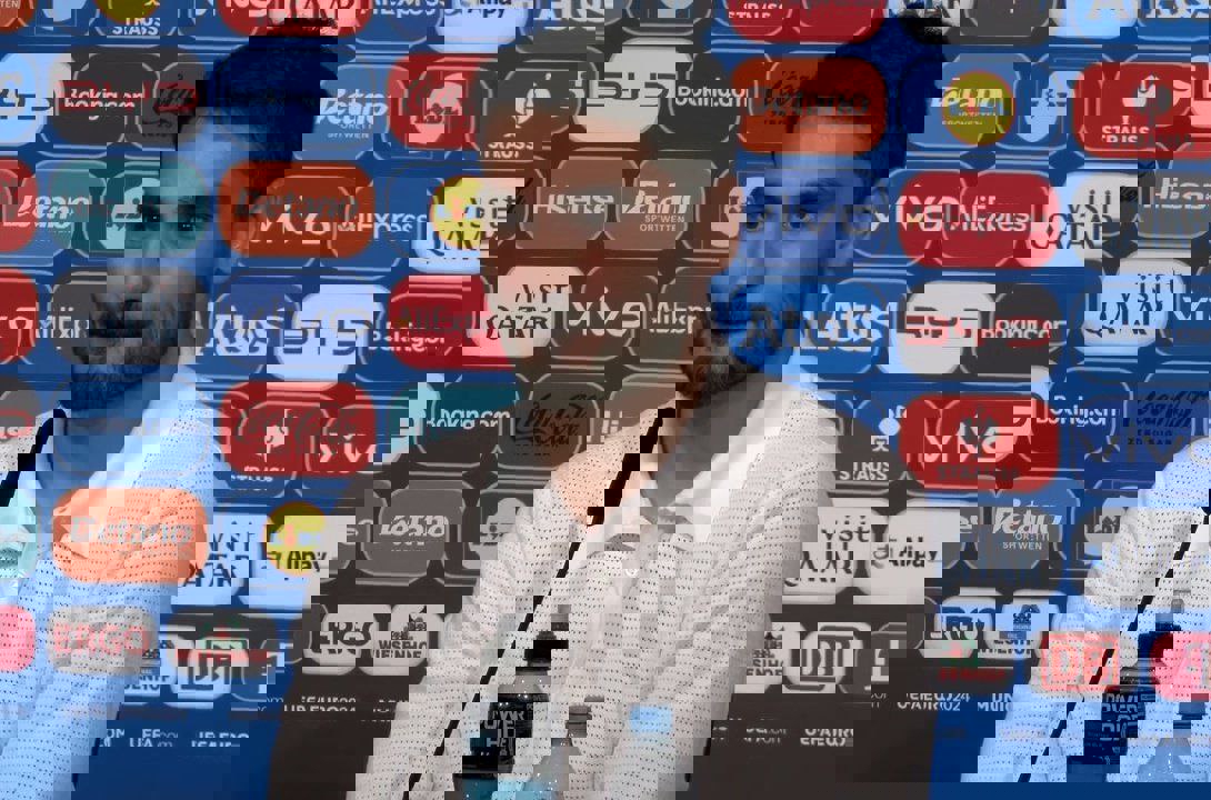 2043321