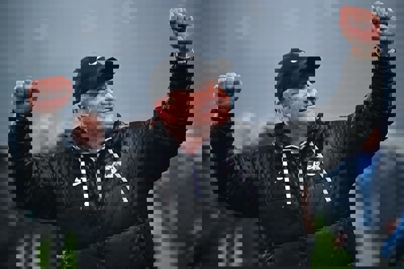 2043267