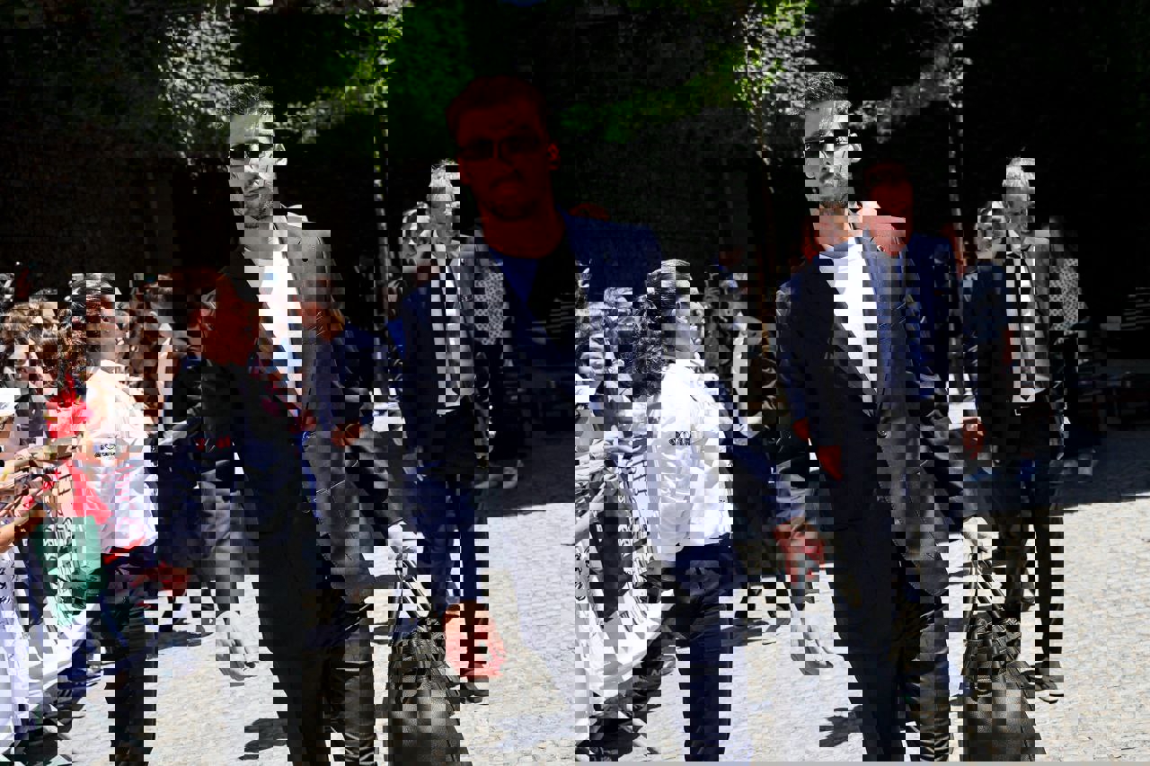2043245