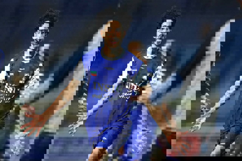 2043247