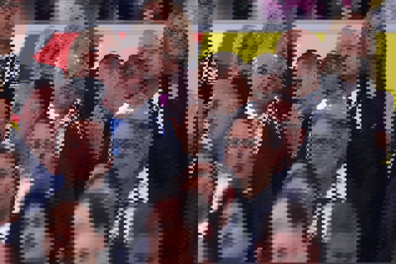 2043604