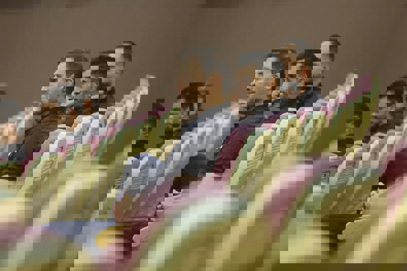 2043405