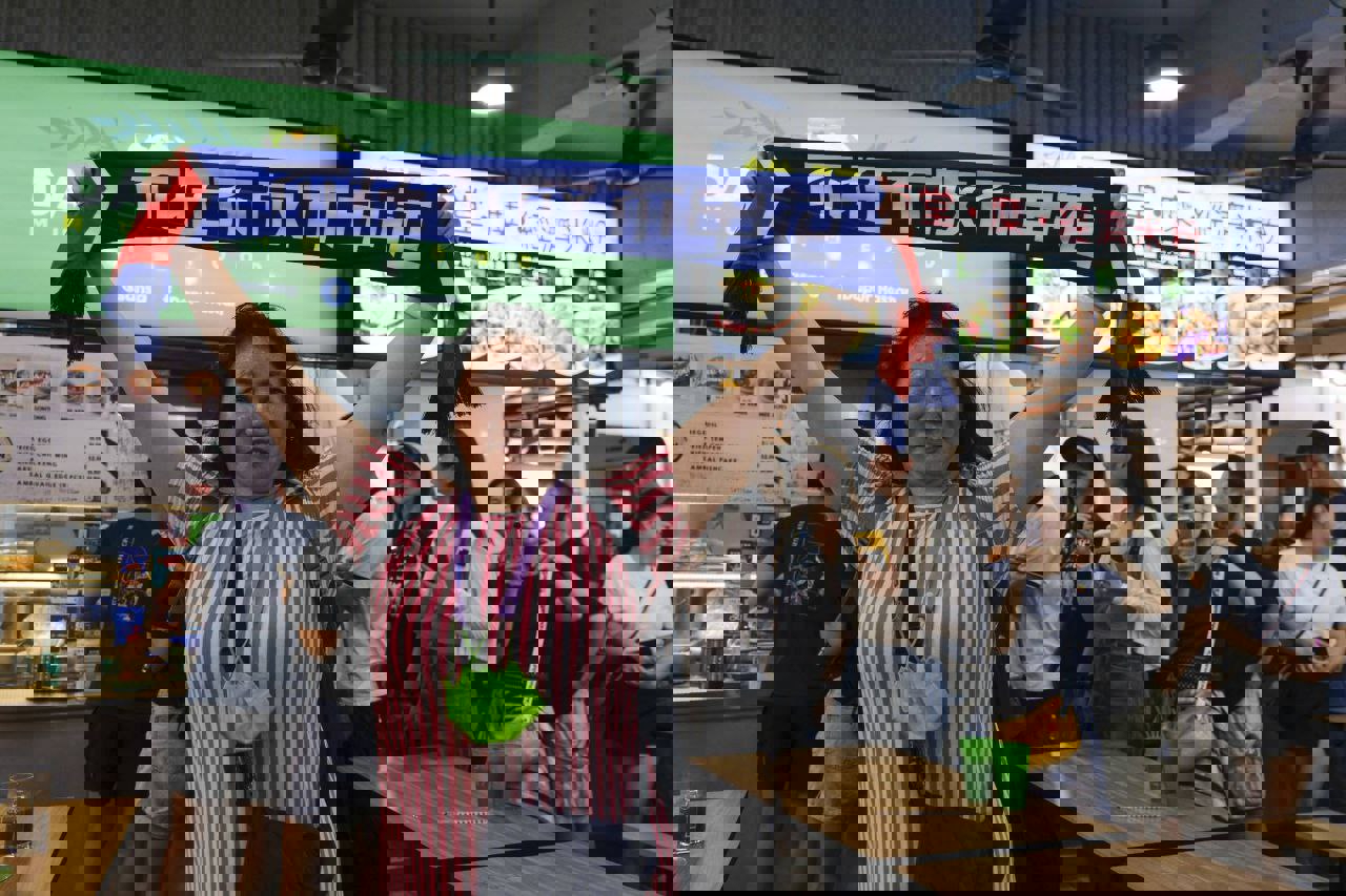 2043471