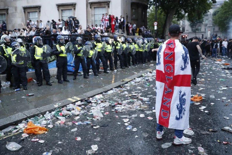 محرومیت هواداران انگلیس در یورو: استادیوم تعطیل!