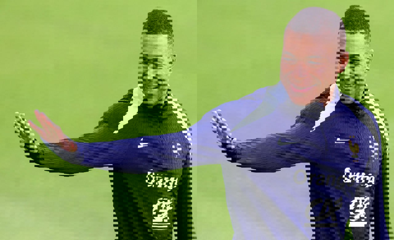 2043570
