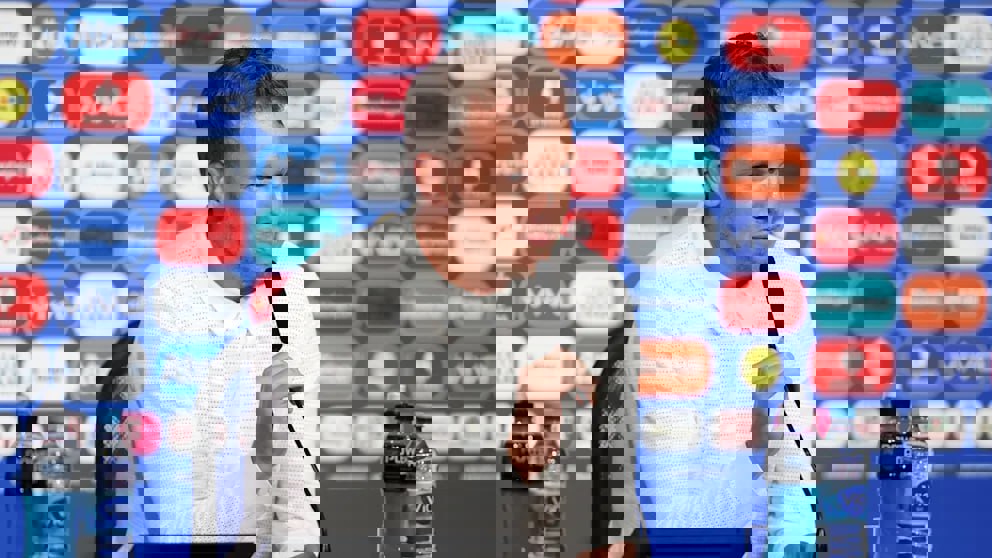 2043576