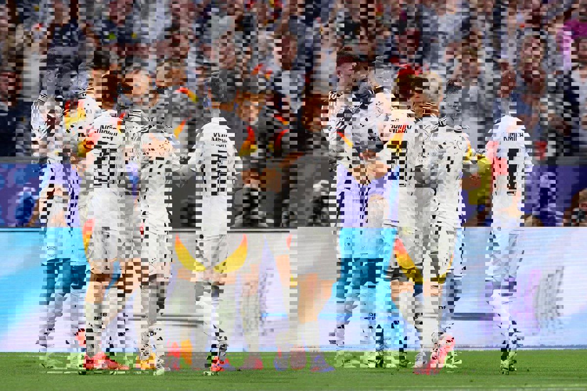2043598