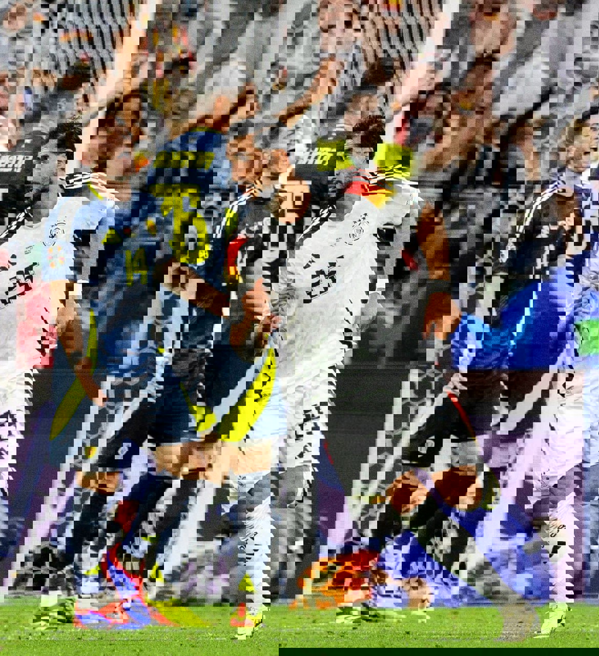 2043656