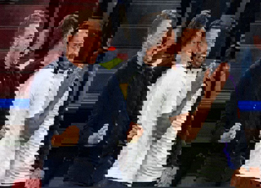 2043672