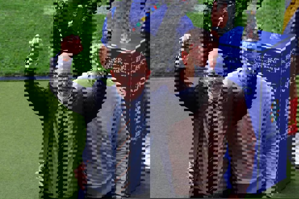 2044025