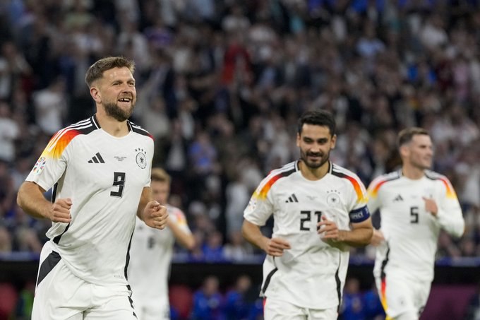 با یک ضربه محکم: ستاره مبارز آلمانی هم گل زد