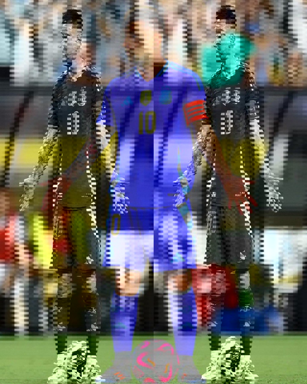 2043688