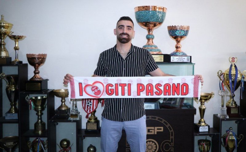 با نقل و انتقالات جنون آمیز؛,/ لیگ برتر ایران تبدیل به سوپرلیگ می‌شود!