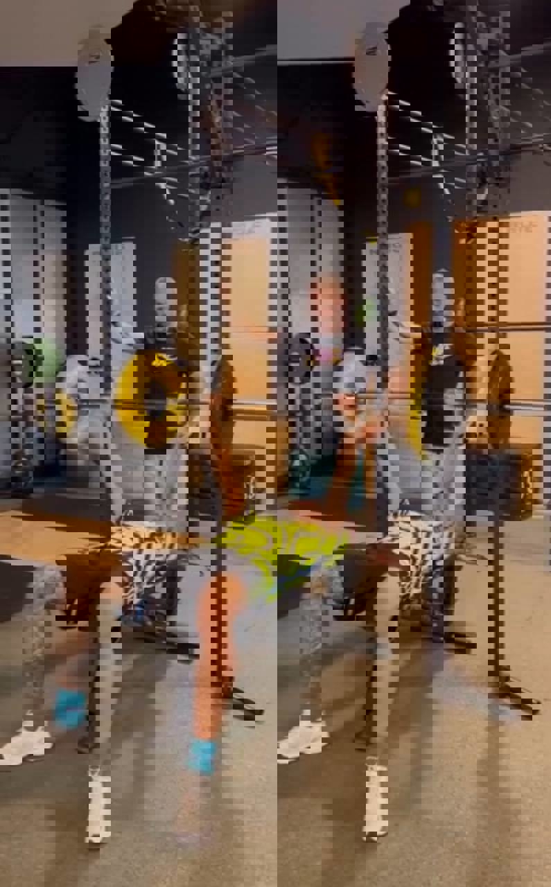 2043732