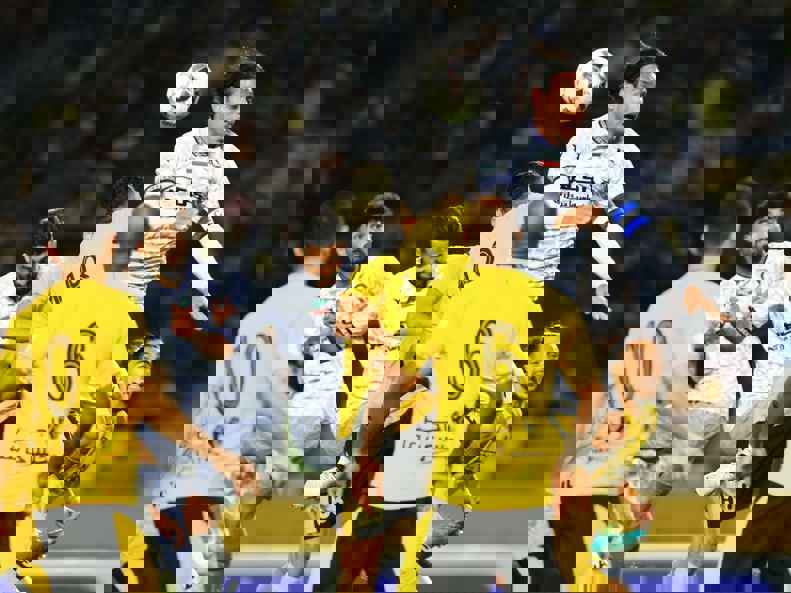 2043744