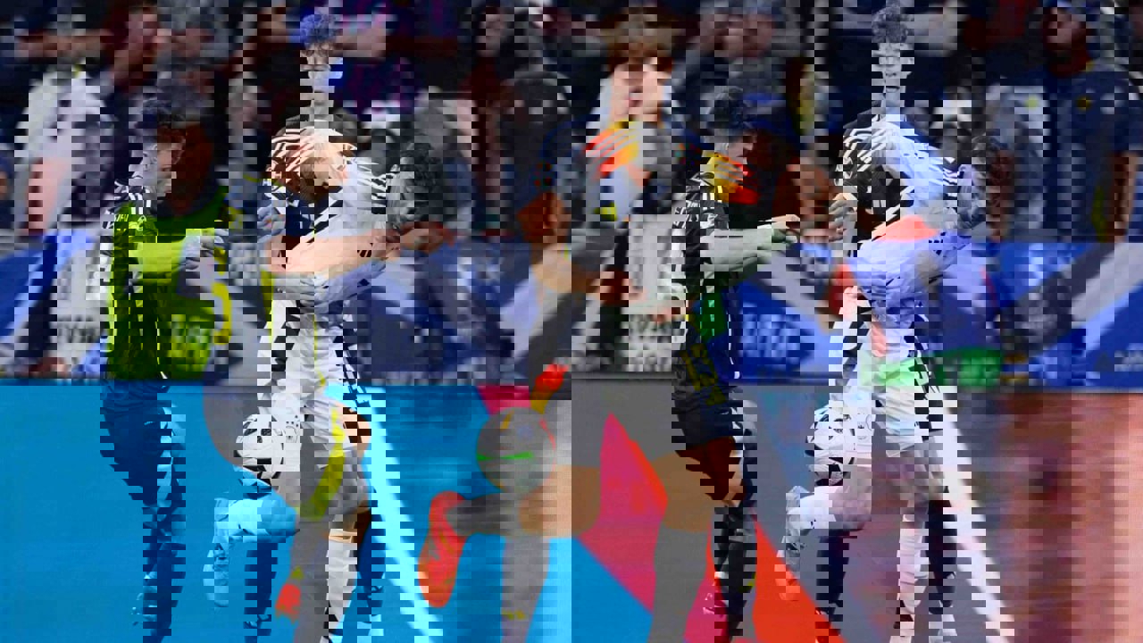 2043854