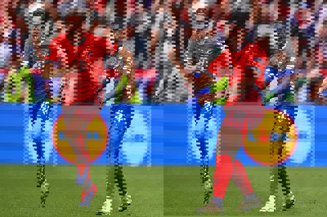2043845