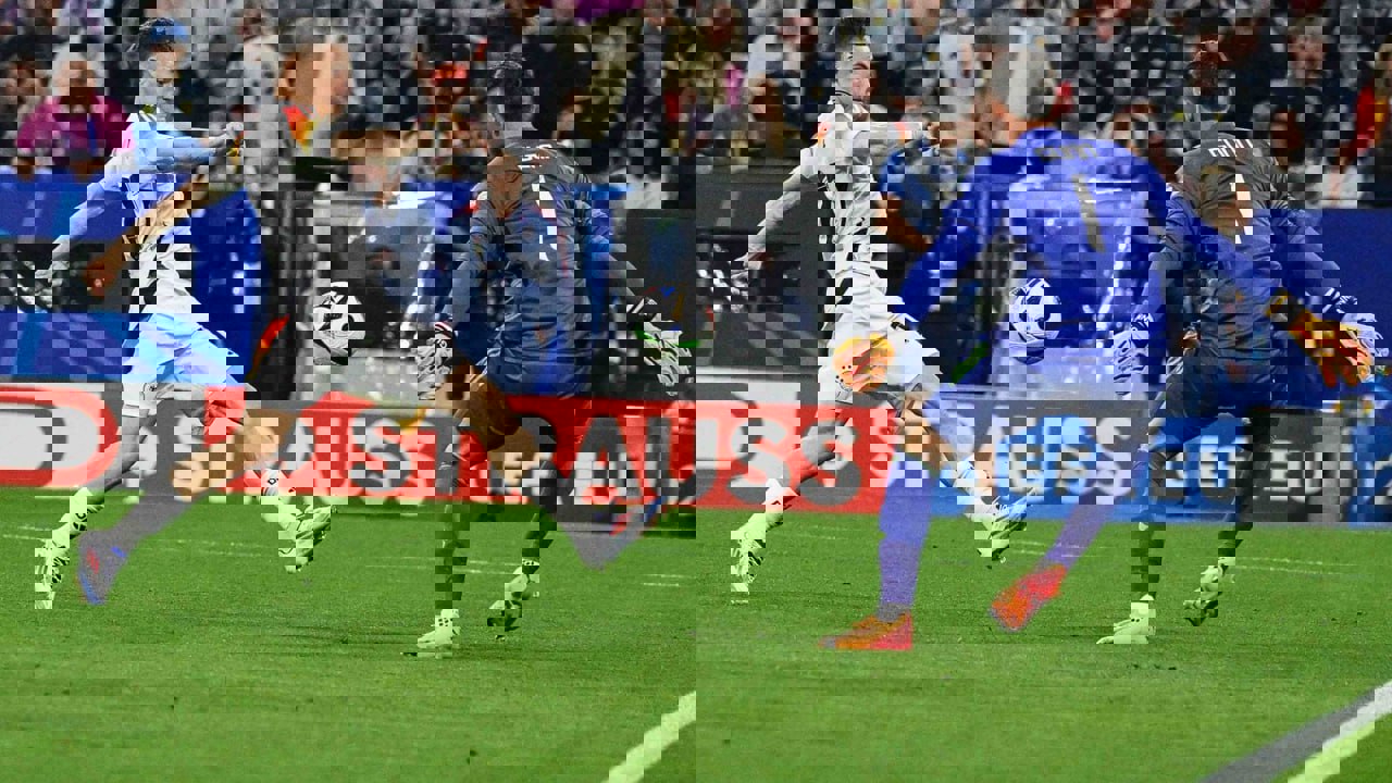 2043856
