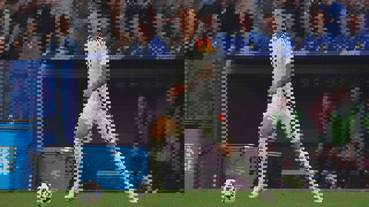 2043858