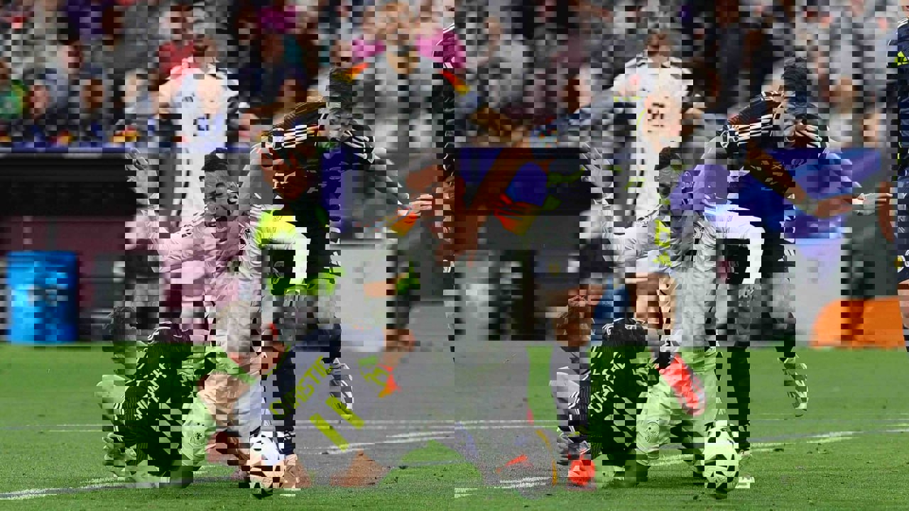 2043855