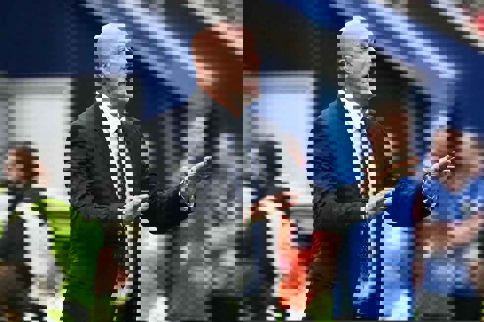2043905