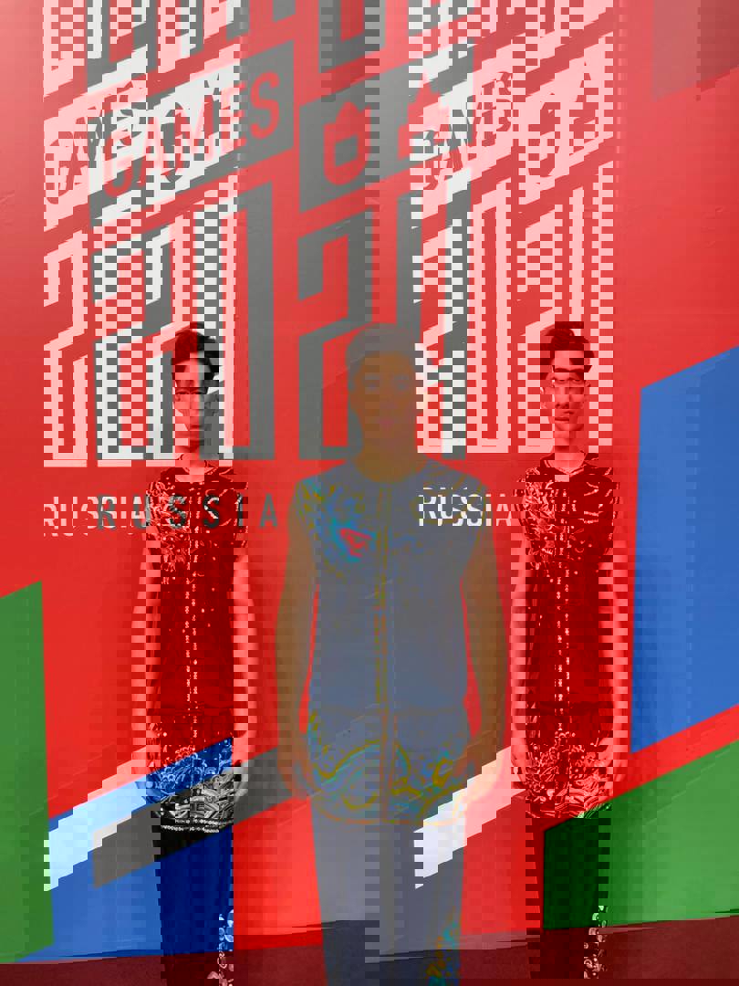 2043949