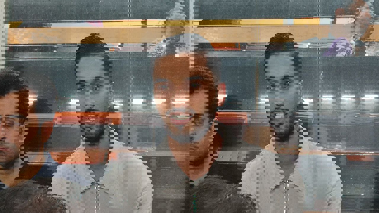 2043918