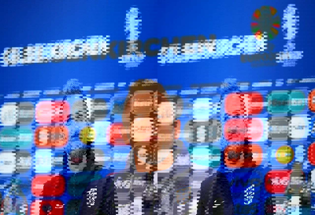 2044128