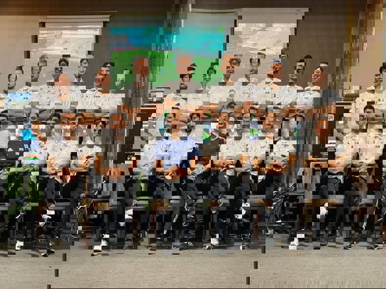 2044221