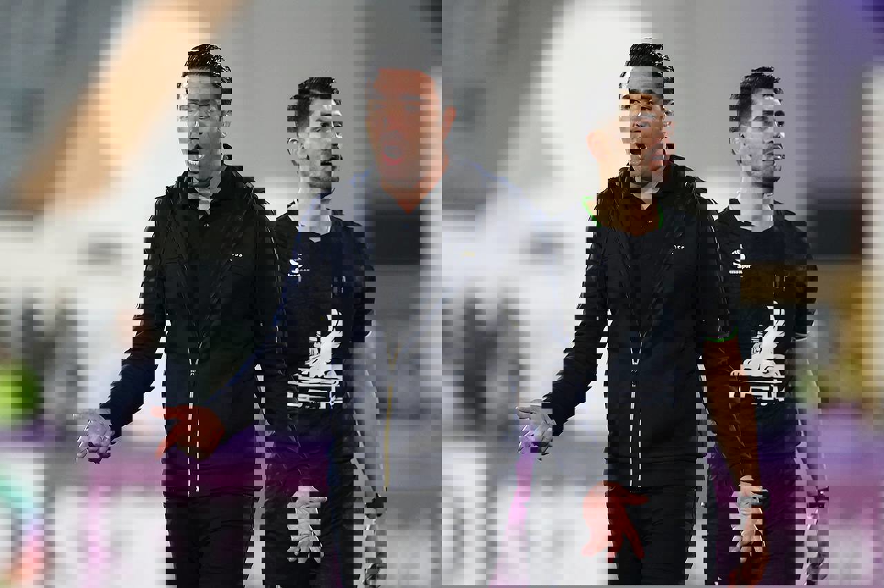 2044298