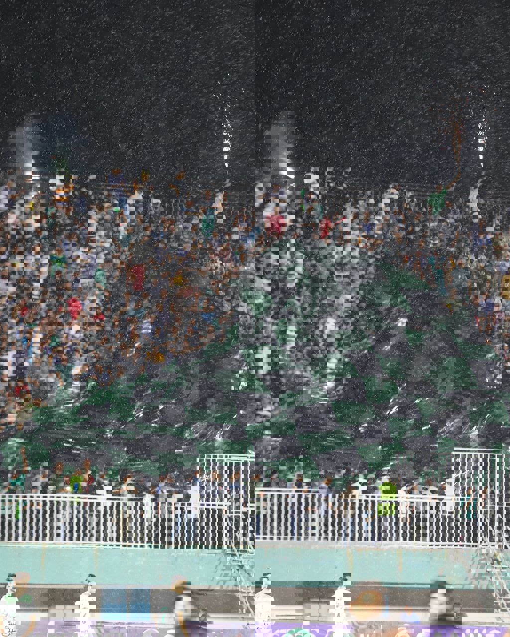 2044329