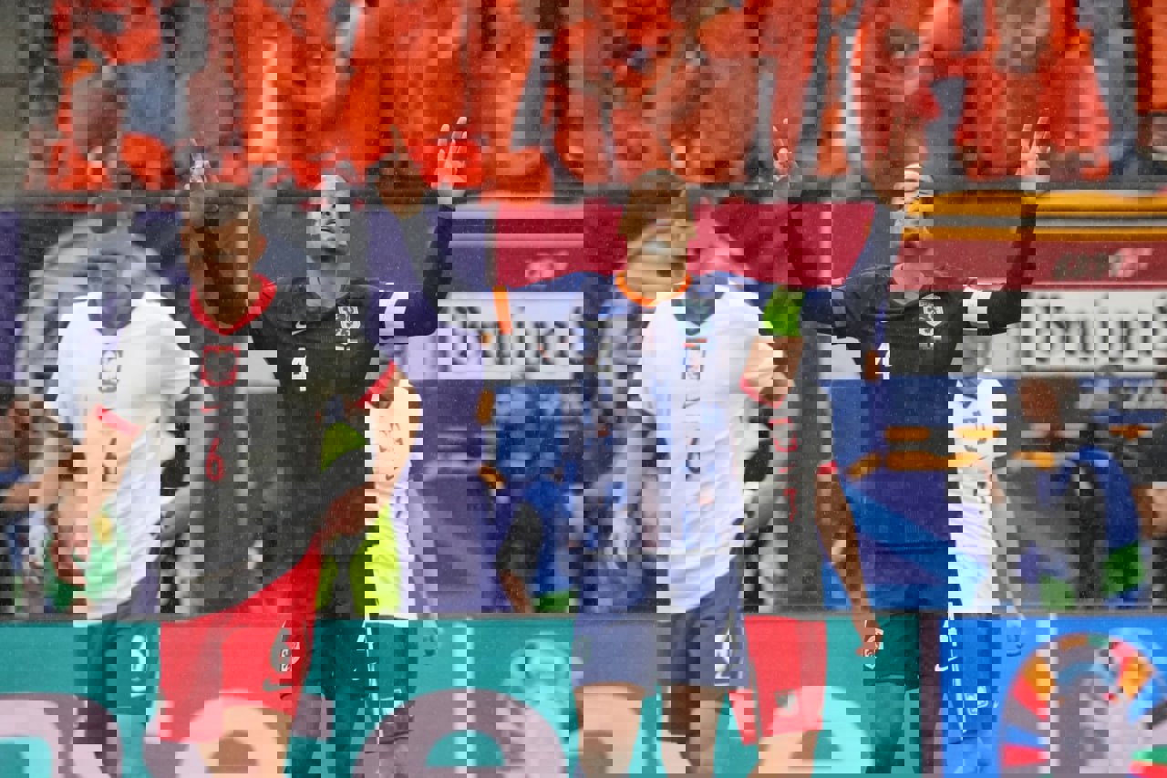 2044362