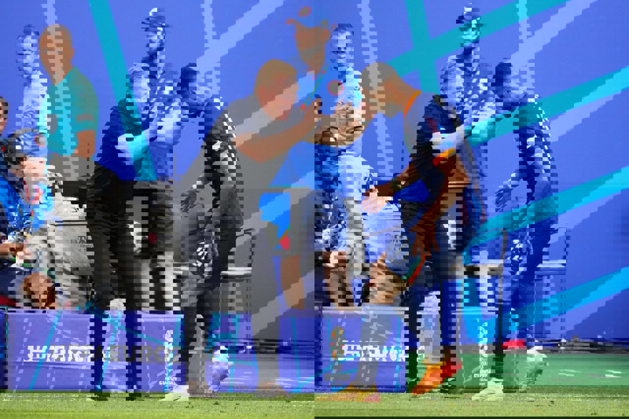 2044378