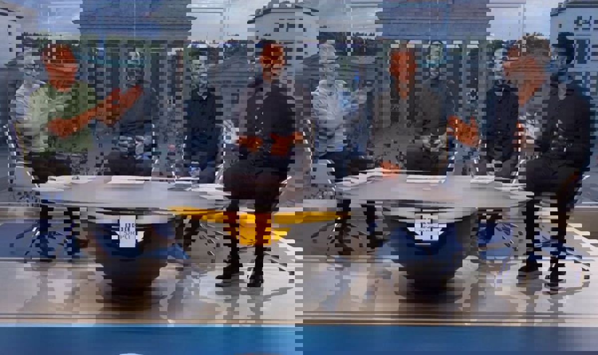 2044482