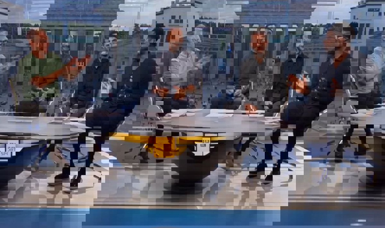 2044482