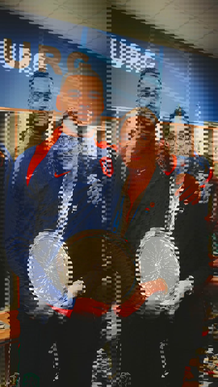 2044562