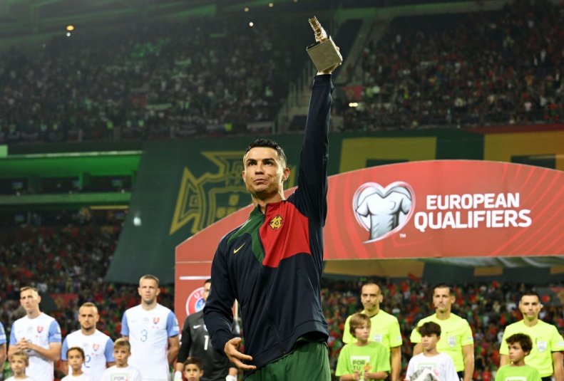 توپ در زمین مسی: رونالدو در جام جهانی بازی می‌کند